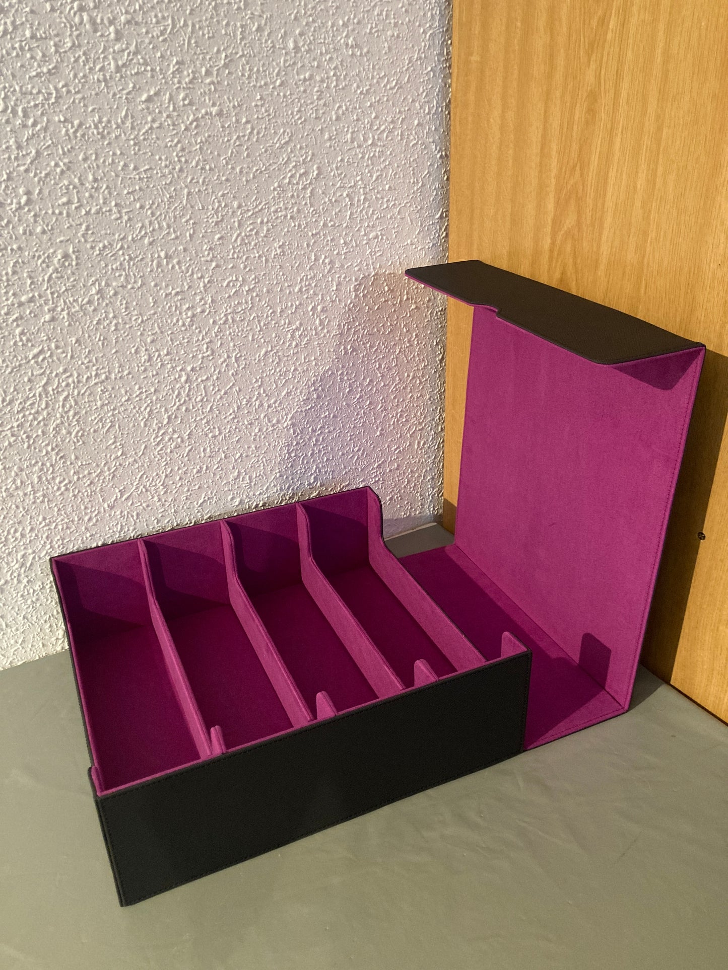 🎴 Caja de Almacenamiento TCG de 3 Filas – Protección Premium y Diseño Profesional 🎴